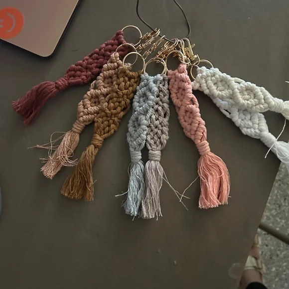 Macramé Keychain  - Neutral Tones - NWOT Pick 1 - Picture 2 of 5